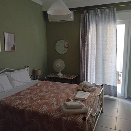 Sea Apartment Néa Péramos Екстериор снимка